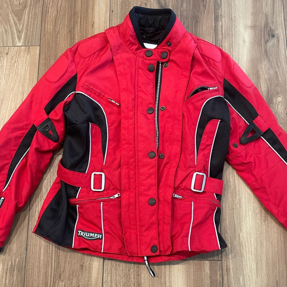 Triumph red medium women’s vintage motorcycle jacket zippered snaps and padded